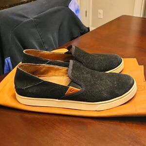 OluKai Women's Pehuea Black Leather Slip-on Shoes Size 9